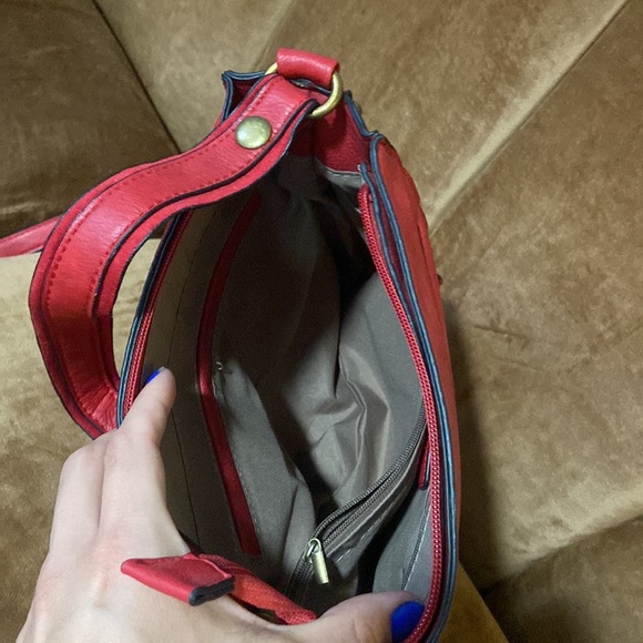 Red purse - Picture 3 of 3